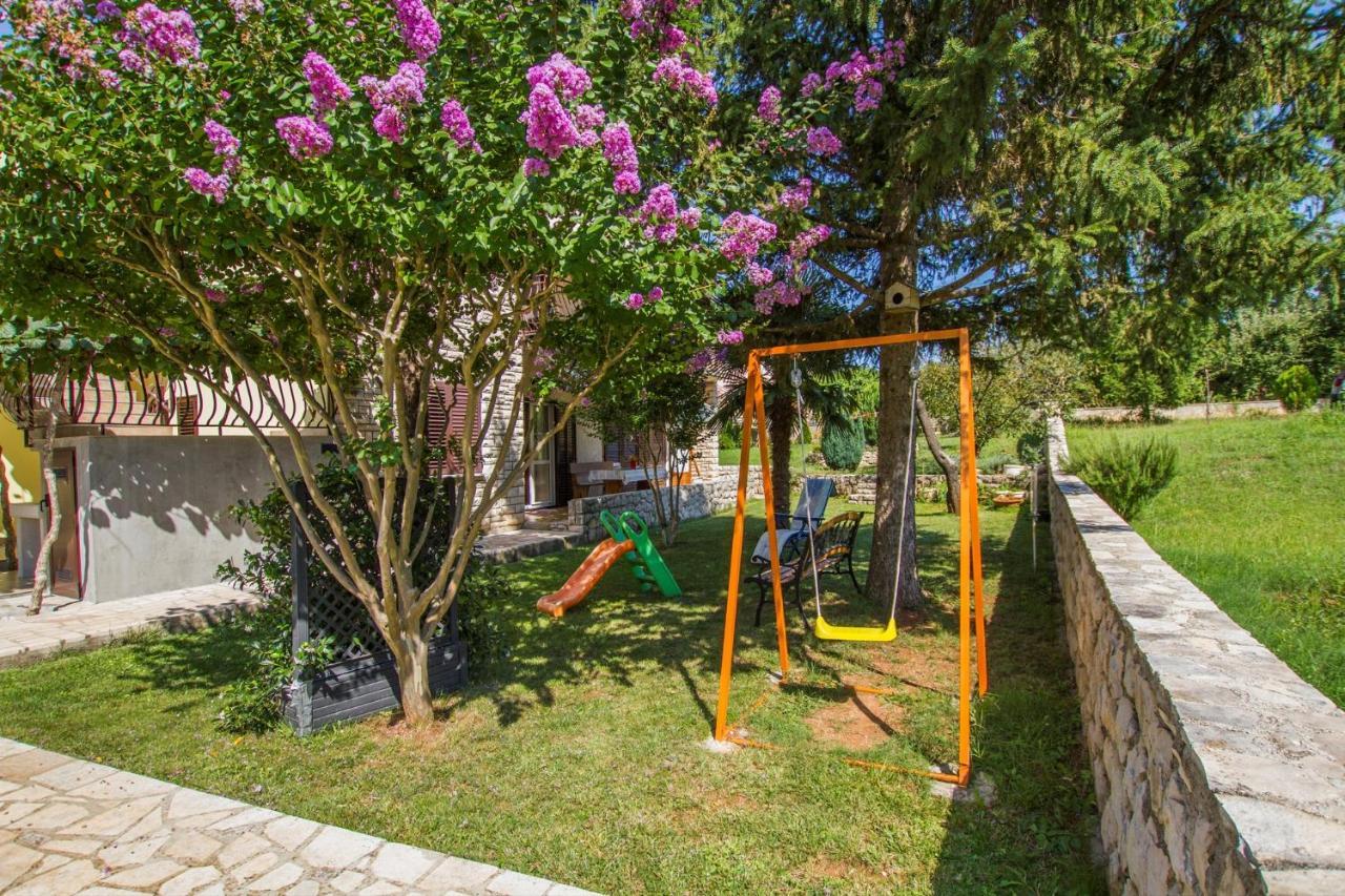 Apartments With A Parking Space Vinez, Labin - 11851 Exterior foto